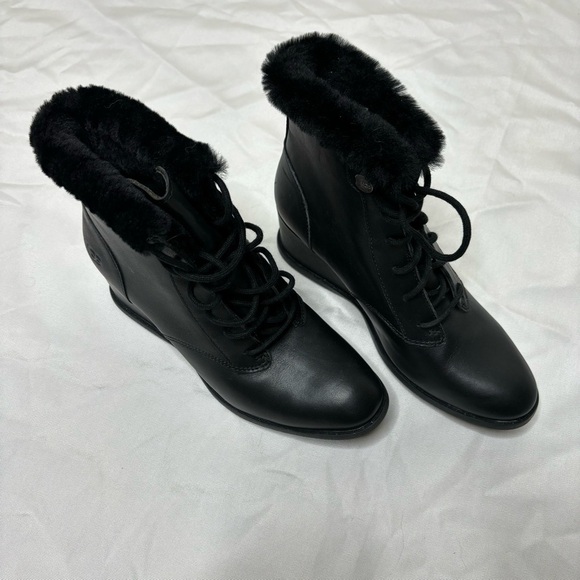 Ugg wedge boots RARE - Picture 2 of 9